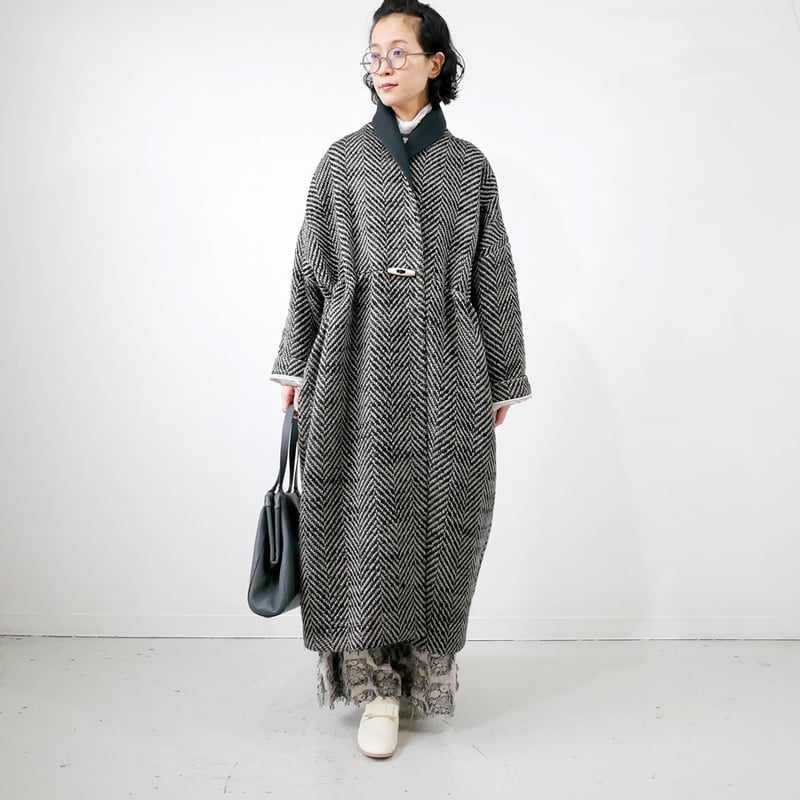 SI-HIRAI｜スーヒライ｜ROBE COAT｜CHAW25-6005W｜BK & BEIG