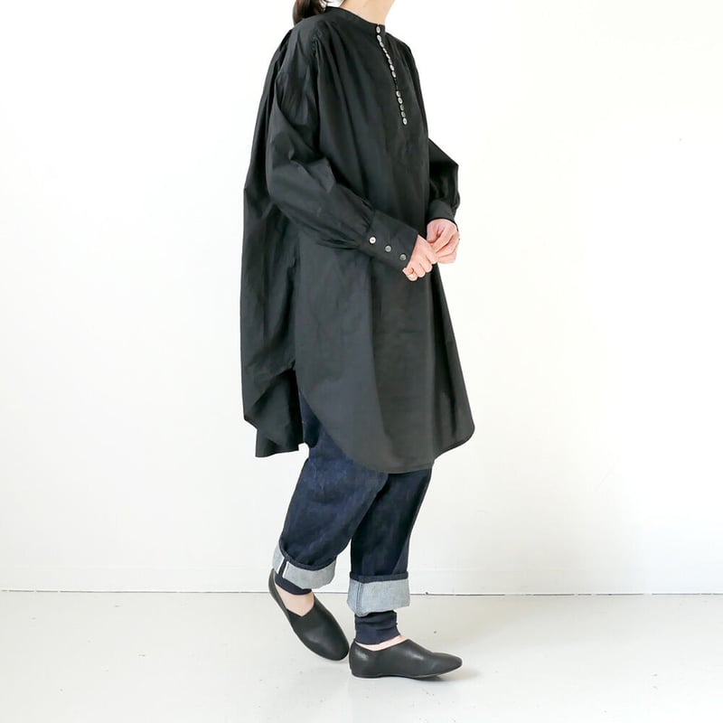 UNIVERSAL TISSU｜ ユニヴァーサルティシュ｜バンドカラーシェルボタン