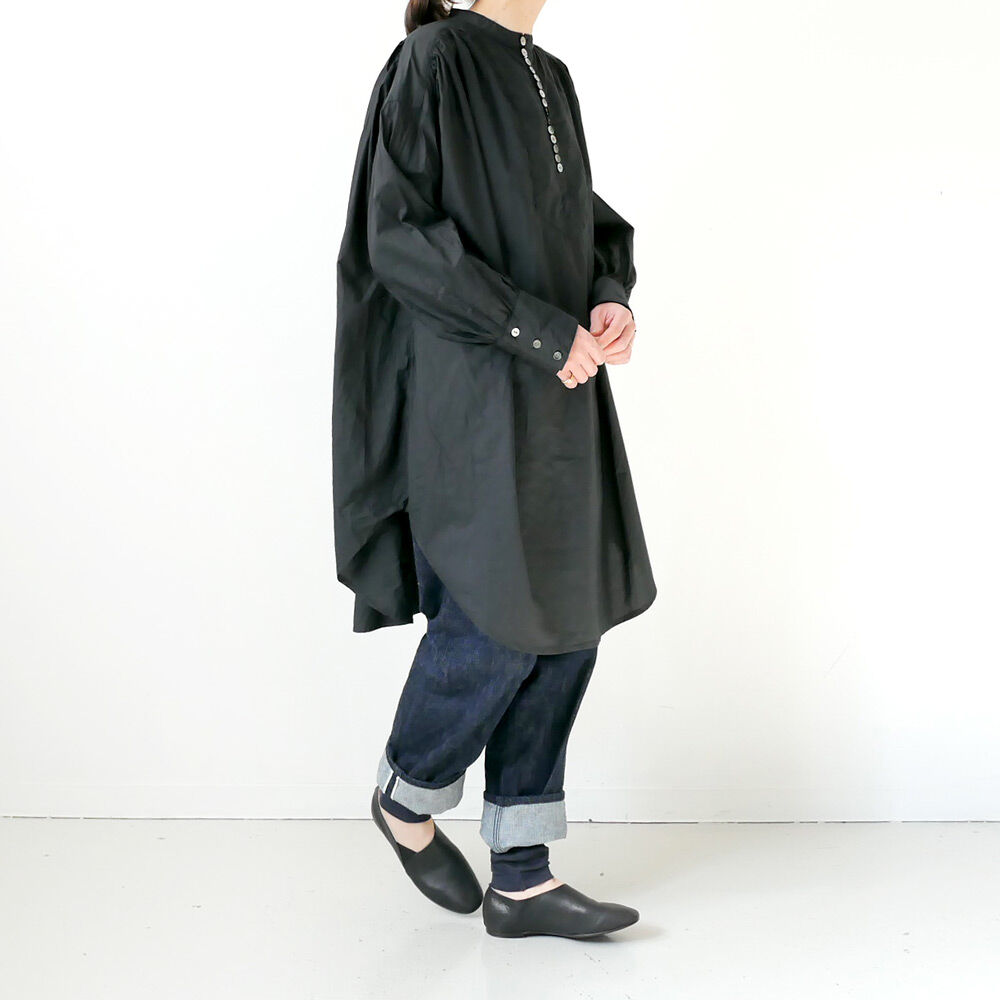 UNIVERSAL TISSU｜ ユニヴァーサルティシュ｜バンドカラーシェルボタン