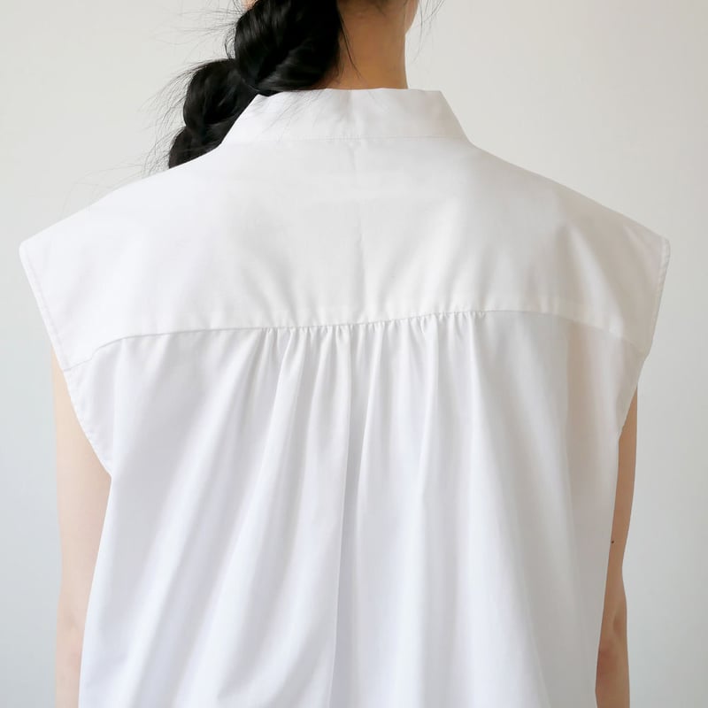 SACRA♡ストライプノースリーブブラウス Item | SACRA（サクラ）オフィシャルサイト