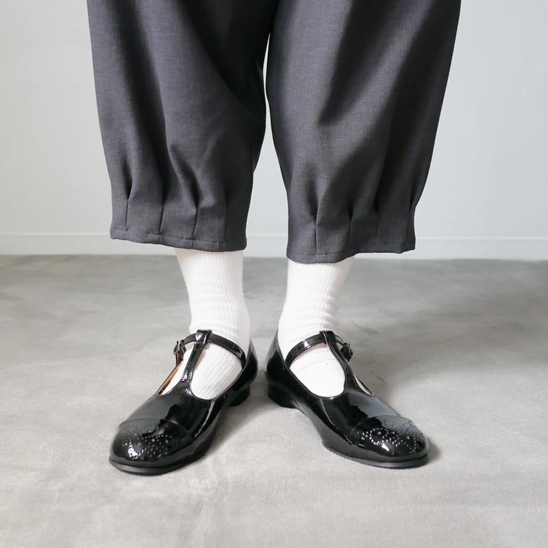 plus by chausser ショセ 手染めエナメルTストラップシューズ plus by chausser ショセ 手染めエナメルTストラップシューズ