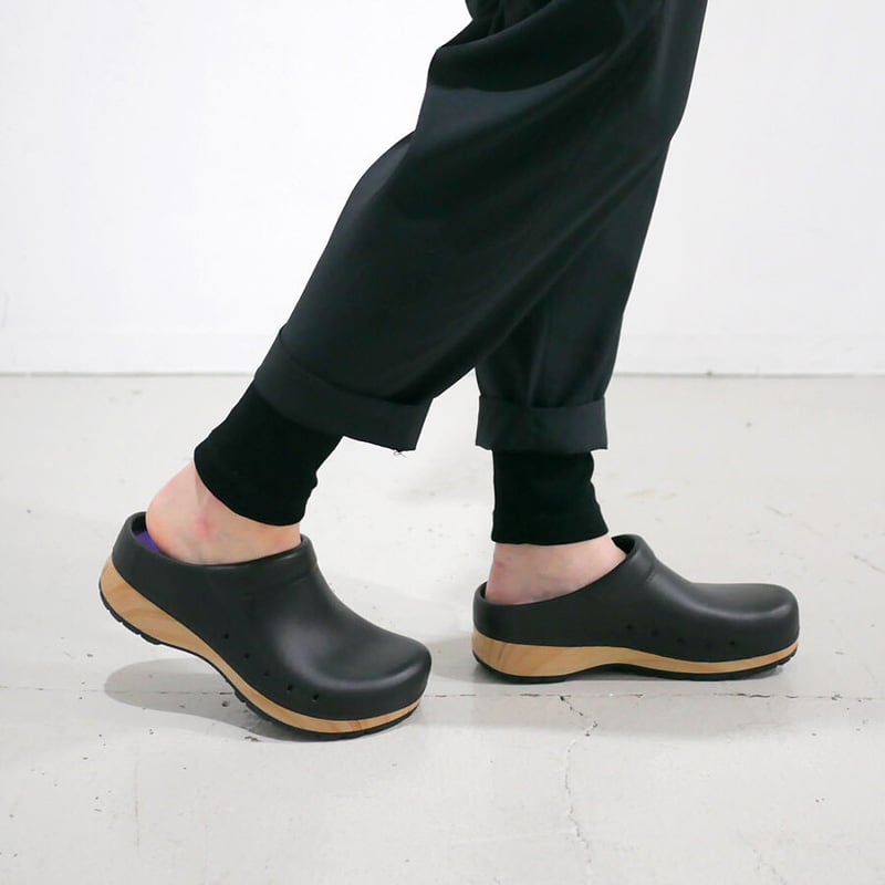 ダンスコスニーカー 39 Dansko