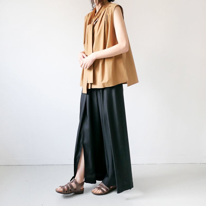 SACRA｜サクラ ｜ブライトキュプラパンツ｜120211111｜BLACK | GOUACH