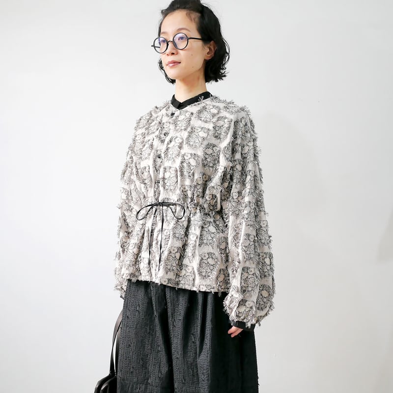 qiri ｜キリ｜花野風jacquard ブラウス｜クロ | GOUACHE FUKUOKA