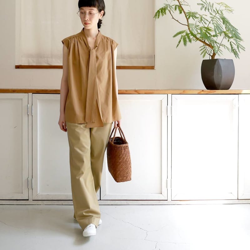 SACRA｜サクラ ｜ボウタイ ノースリーブ ブラウス｜120215031｜BEIGE