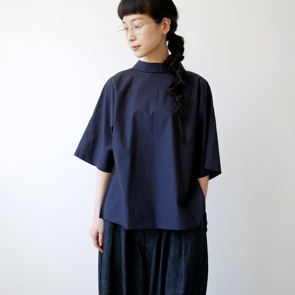 SACRA｜サクラ ｜バックプリーツPOブラウス｜120120031｜NAVY | GOUAC