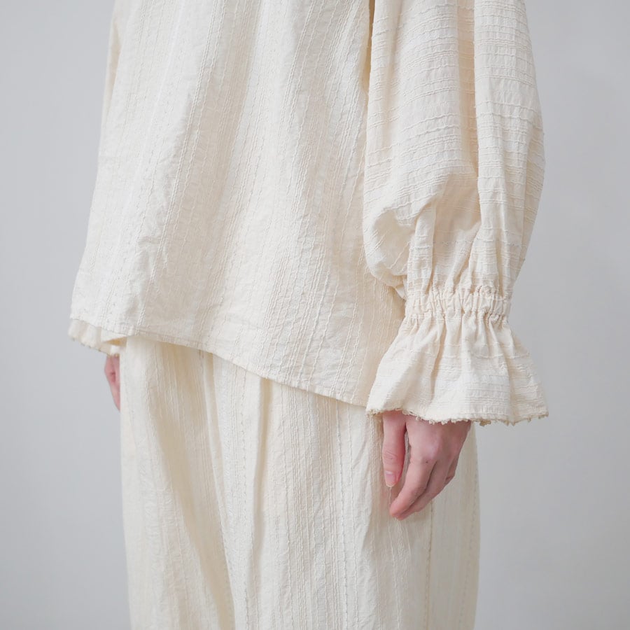 qiri ｜キリ｜embroidery jacquard ギャザースリーブブラウス｜キナリ |