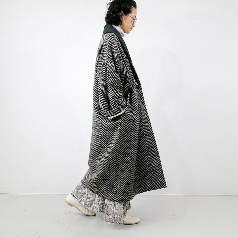 SI-HIRAI｜スーヒライ｜ROBE COAT｜CHAW25-6005W｜BK & BEIG