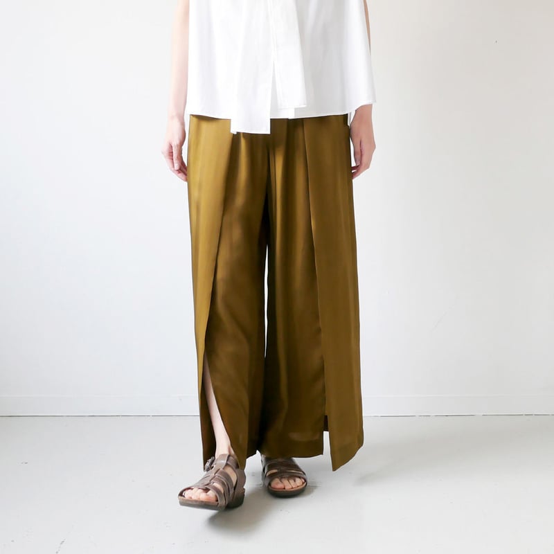 SACRA｜サクラ ｜ブライトキュプラパンツ｜121215111｜KHAKI | GOUACH