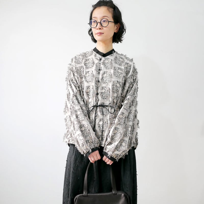 qiri ｜キリ｜花野風jacquard ブラウス｜クロ | GOUACHE FUKUOKA