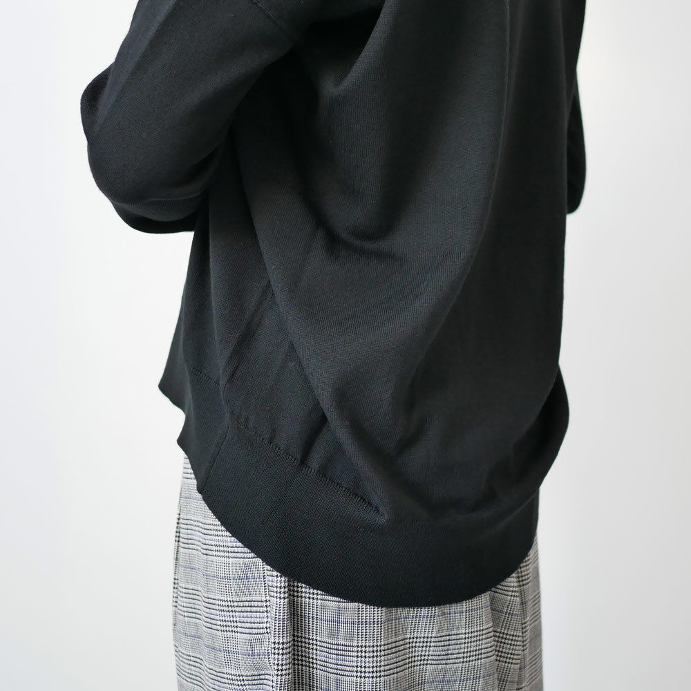 SACRA ｜サクラ ｜ドロップショルダータートルニット｜ BLACK