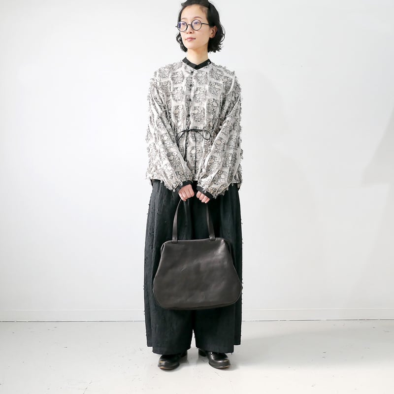 qiri ｜キリ｜花野風jacquard ブラウス｜クロ | GOUACHE FUKUOKA