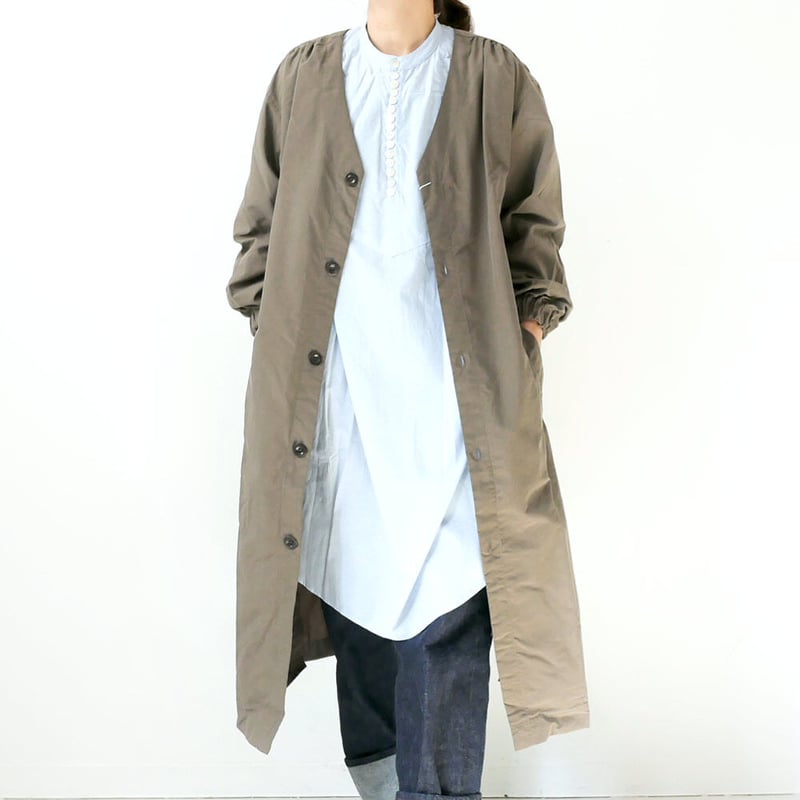 UNIVERSAL TISSU｜ ユニヴァーサルティシュ｜バンドカラーシェルボタン