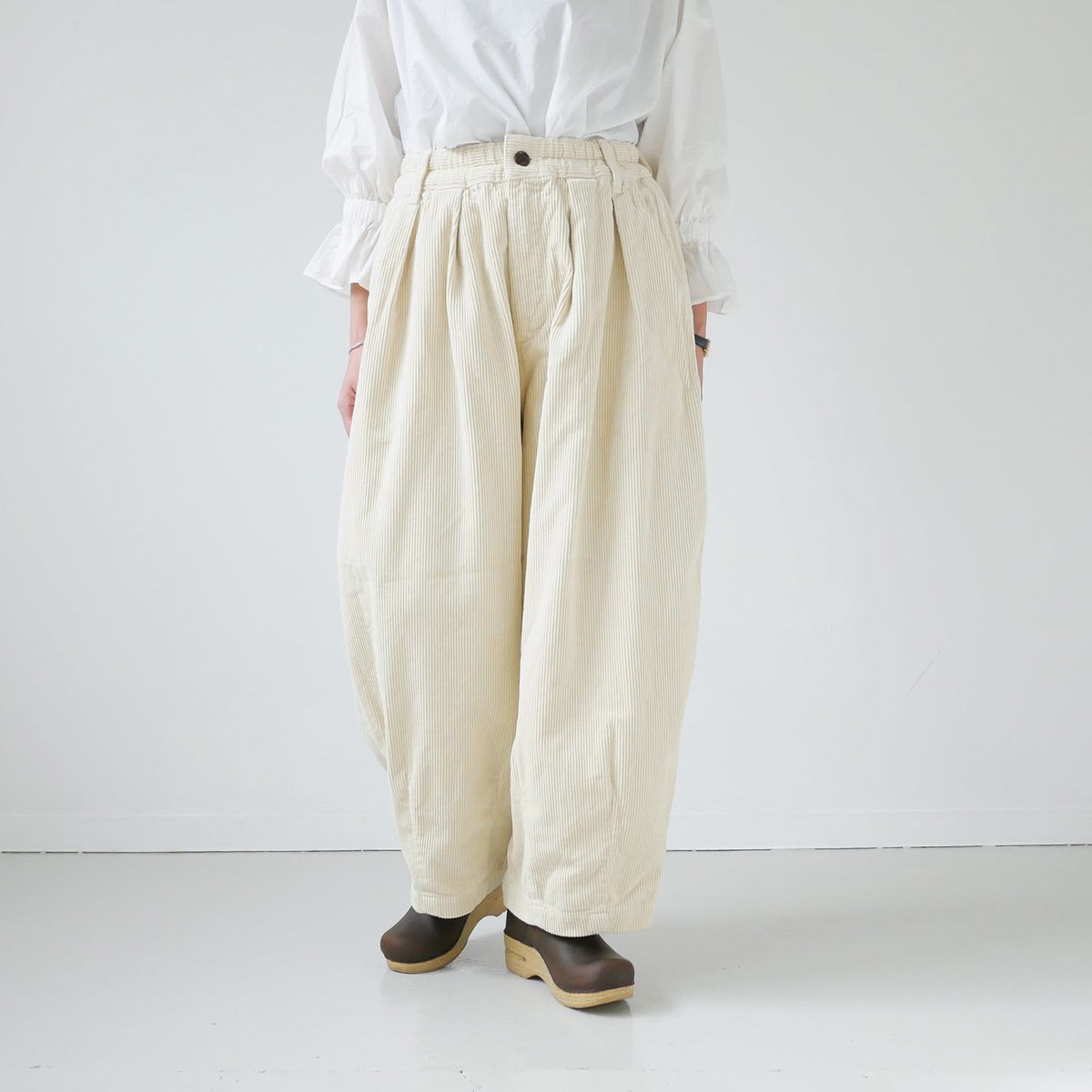 HARVESTY|ハーベスティ|コーデュロイサーカスパンツ|A11716|IVORY HARVESTY|ハーベスティ|コーデュロイサーカスパンツ|A11716|IVORY