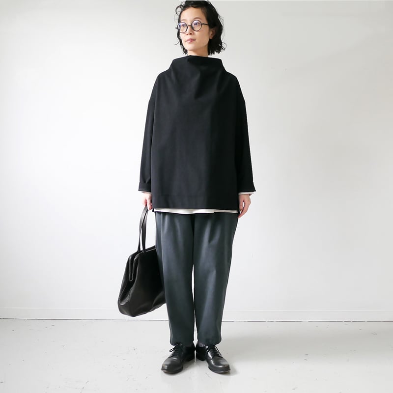 FIRMUM｜フィルマム｜ポリエステル・経編コーデュロイ クルーネックTOP 