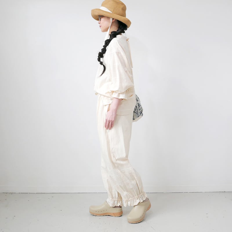 qiri ｜キリ｜embroidery jacquard ギャザースリーブブラウス｜キナリ |