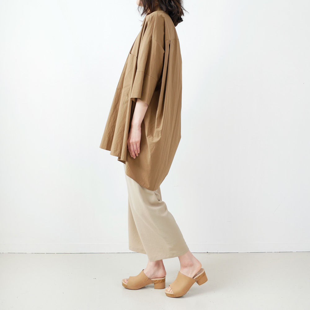 SACRA|サクラ |ウォッシュドタイプライターシャツ|ベージュ SACRA|サクラ |ウォッシュドタイプライターシャツ|ベージュ