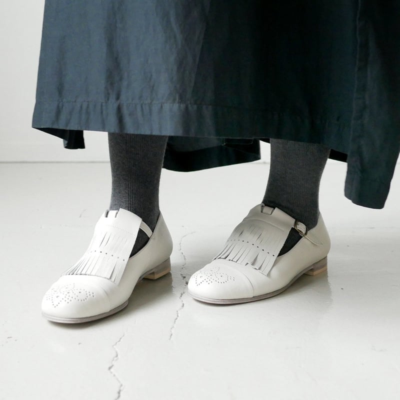 chausser｜ショセ｜キルト付き Tストラップシューズ｜C-2266｜WHITE