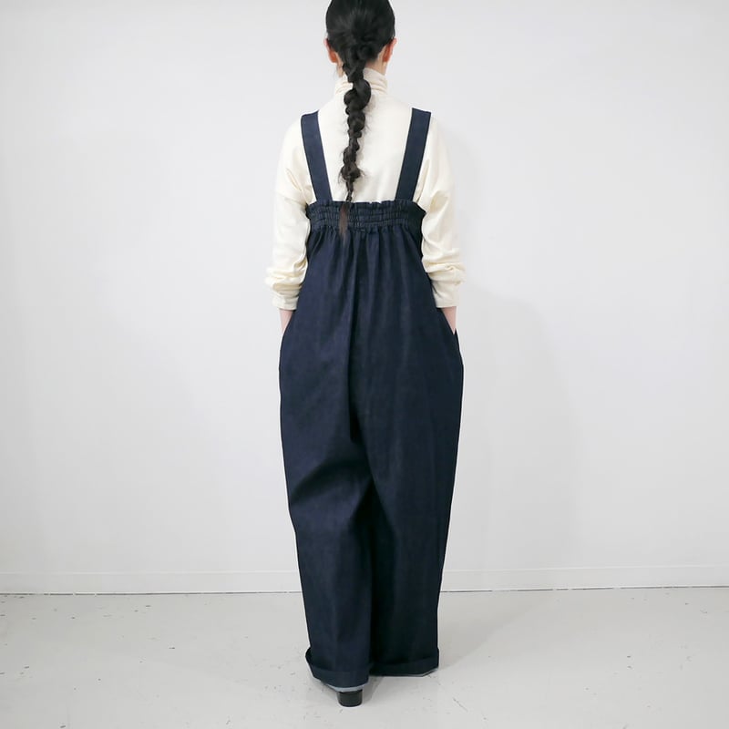 新品sacraサクラバッククロスフリルスリーブブラウス ネイビー プルオーバー Item | SACRA（サクラ）オフィシャルサイト