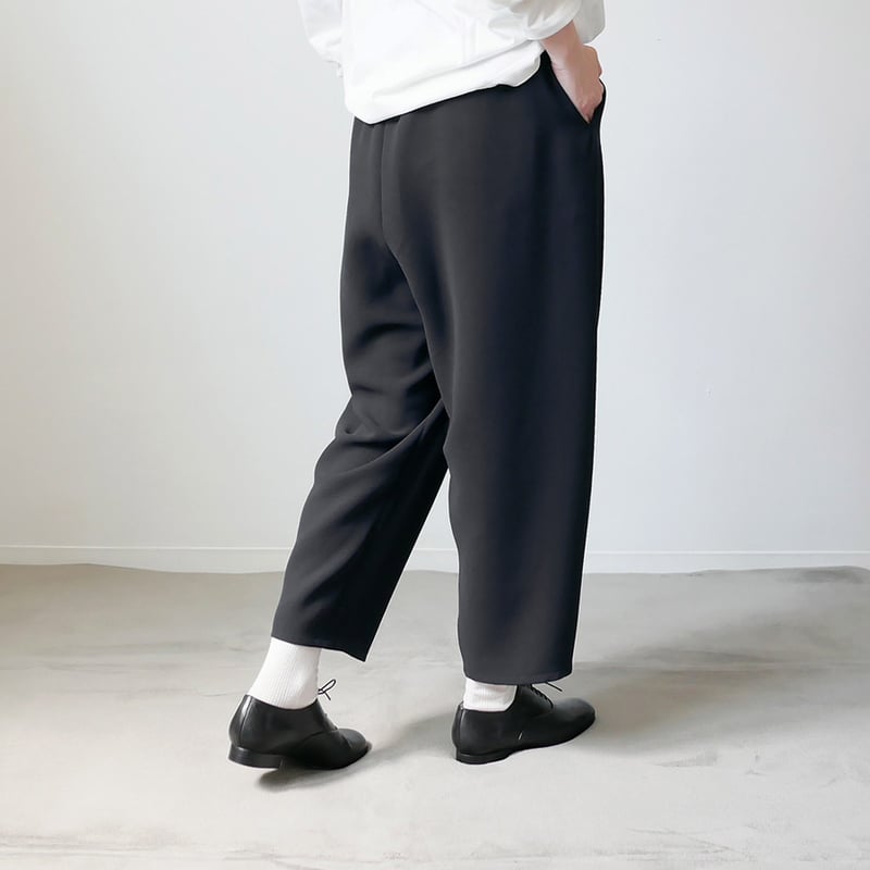 美品 NO CONTROL AIR 三日月 パンツ ドレープ ダブルクロス 黒 NO CONTROL AIR ノーコントロールエアー 「ポリエステル・ドレープ