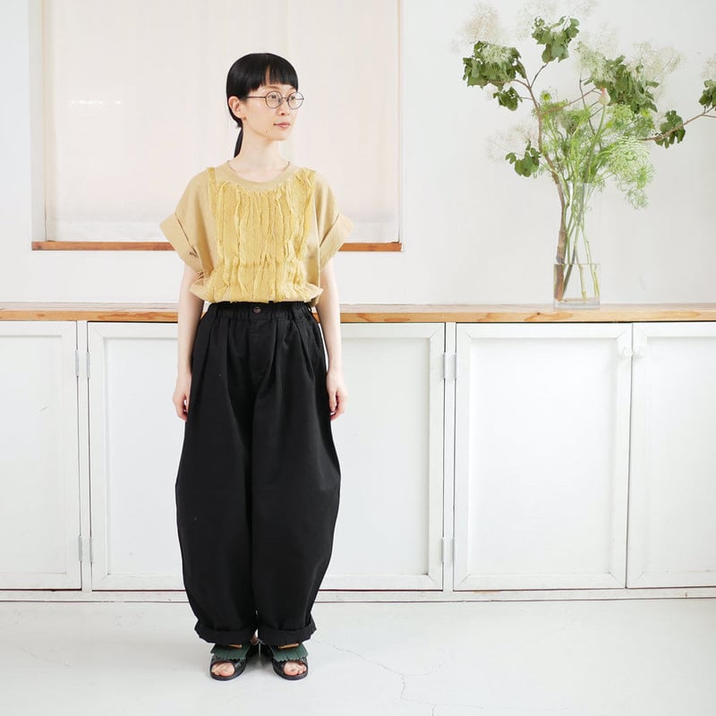 美品！dahl'ia ダリア キュプラフリルデコレーションリメイクTシャツ　黒 fit=scale-down,w=1200