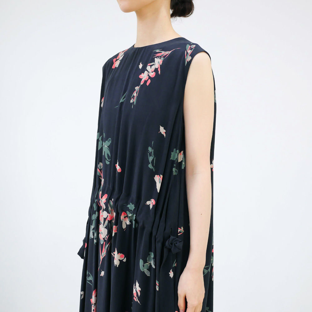 紗桜里様♪専用オーダー　赤と黒のワンピース fit=scale-down,w=1200