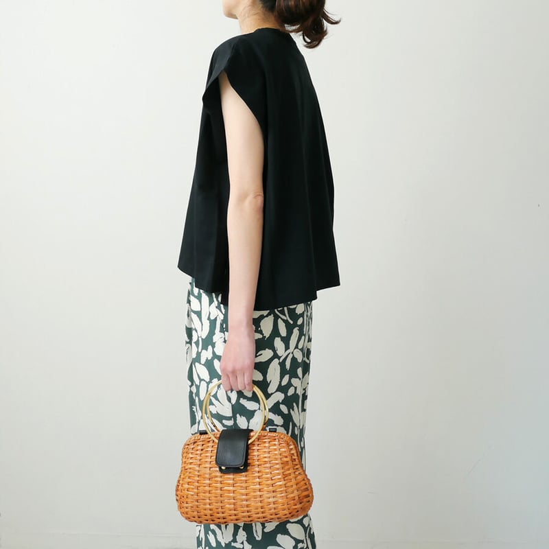 良品 SACRA サクラ FOLDED LINE CROPPED TOP フォールド ライン クロップド トップス 38 ブラック レディース 古着 中古 USED SACRA｜サクラ ｜FOLDED LINE CROPPED TOP|123243091|BL