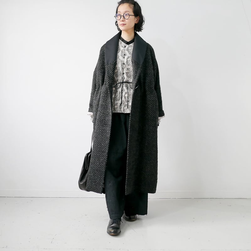 qiri ｜キリ｜花野風jacquard ブラウス｜クロ | GOUACHE FUKUOKA