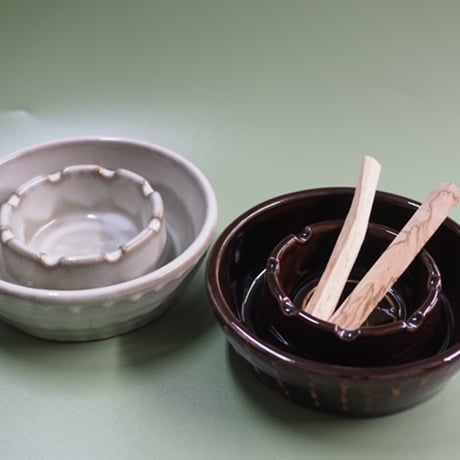 SLIPWARE ASHTRAY