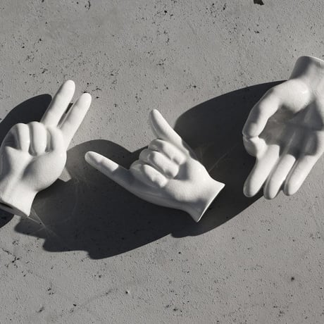 Porcelain Hand Objet “Hang Loose”