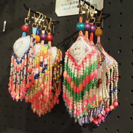 HMONG KEYHOLDER