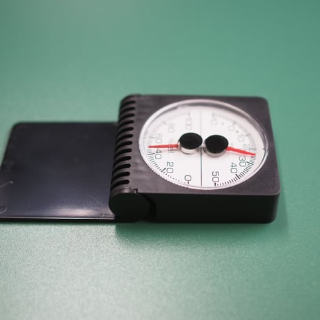 Analogue thermo-hygrometer