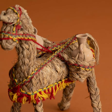 BURRO DECORADO CON CANTAROS