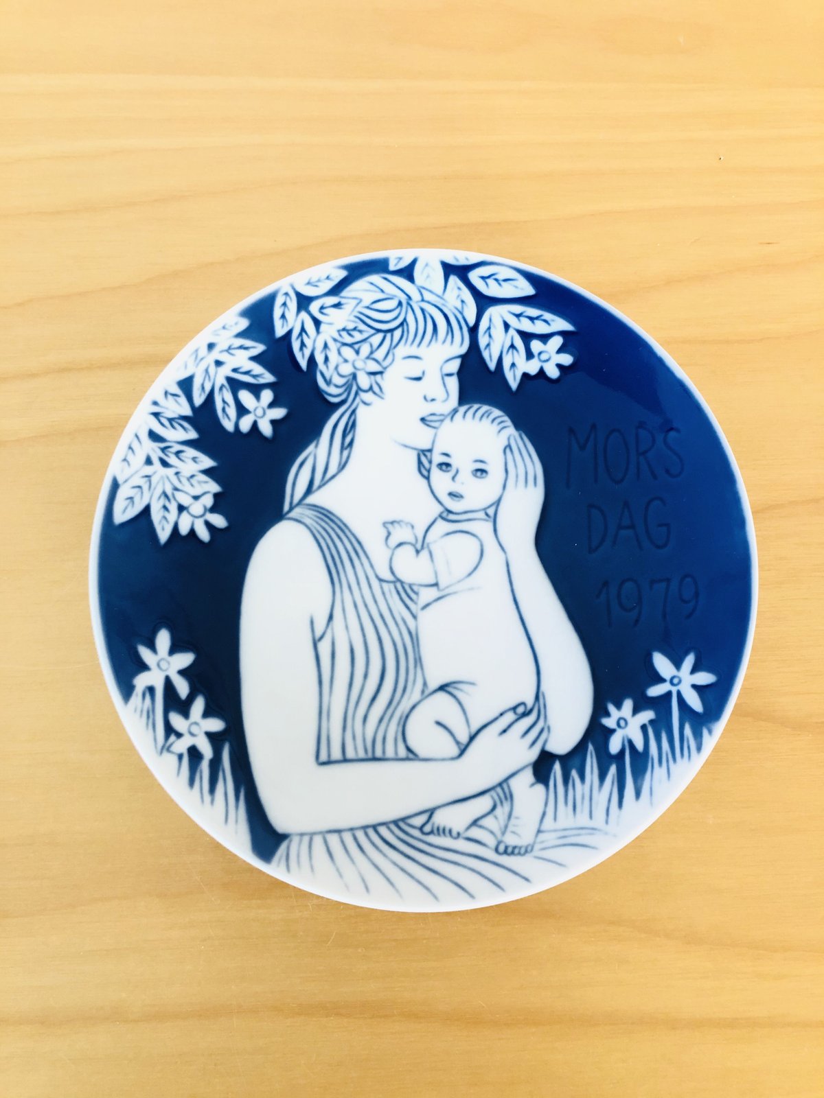 Royal Copenhagen/ロイヤルコペンハーゲン/母の日プレート/1979 Royal Copenhagen/ロイヤルコペンハーゲン/母の日プレート/1979