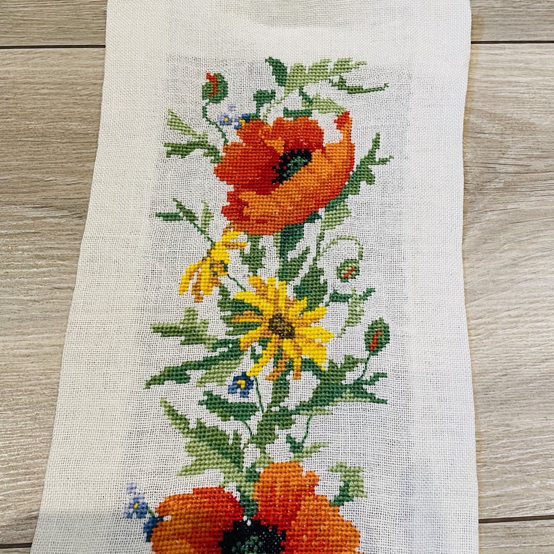 北欧ヴィンテージ/刺繍のセンタークロス/117cn x 15cm 北欧ヴィンテージ/刺繍のセンタークロス/117cn x 15cm