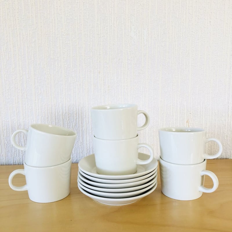 希少 アラビア ティーマ カップ & ソーサー 4客 旧ロゴ 店名入り 希少 アラビア ティーマ カップ & ソーサー 4客 旧ロゴ 店名入り