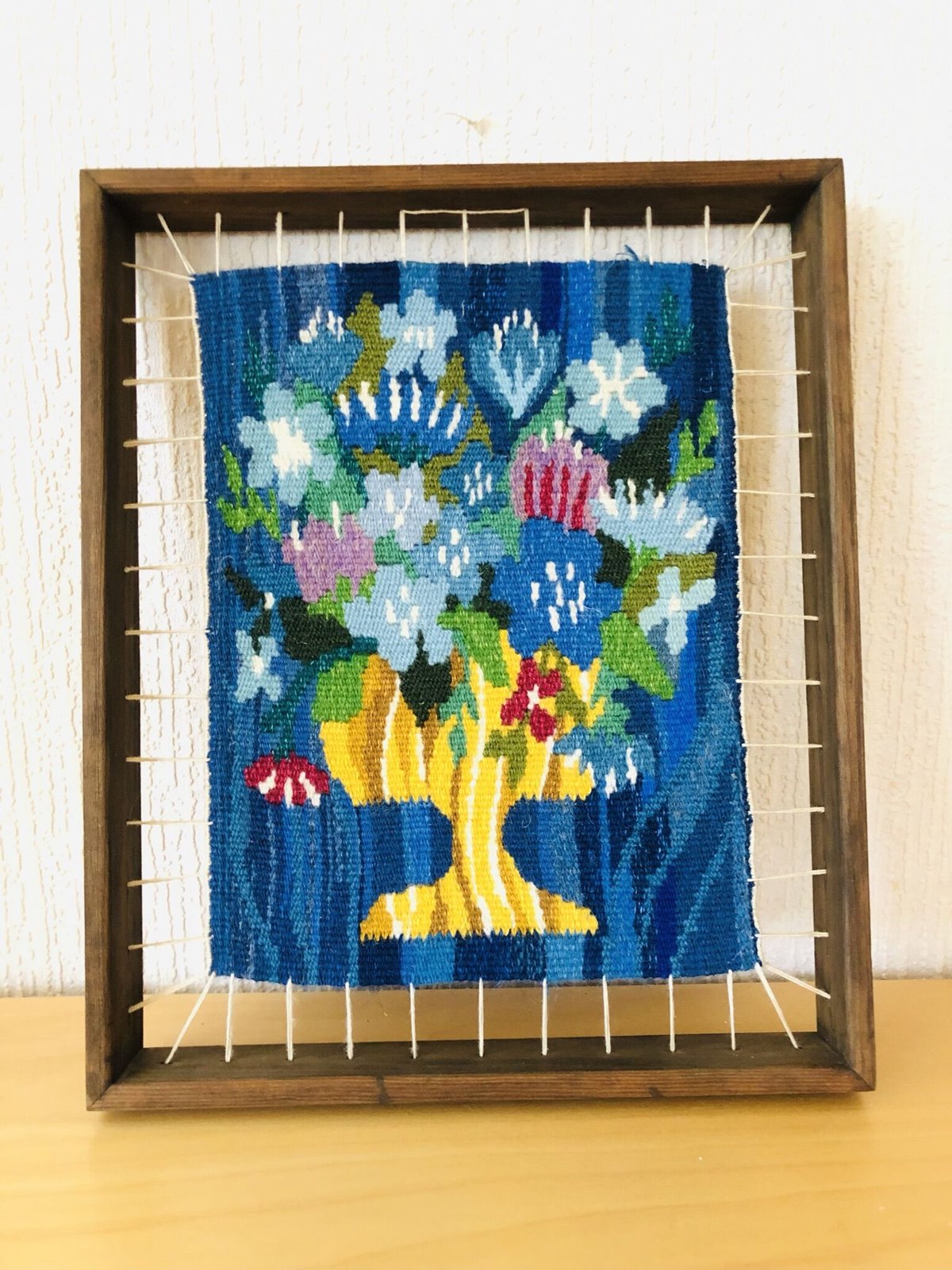 北欧ヴィンテージ　額入りフレミッシュ織　花と蜂 北欧ヴィンテージ 額入りフレミッシュ織 花と蜂 【公式通販】