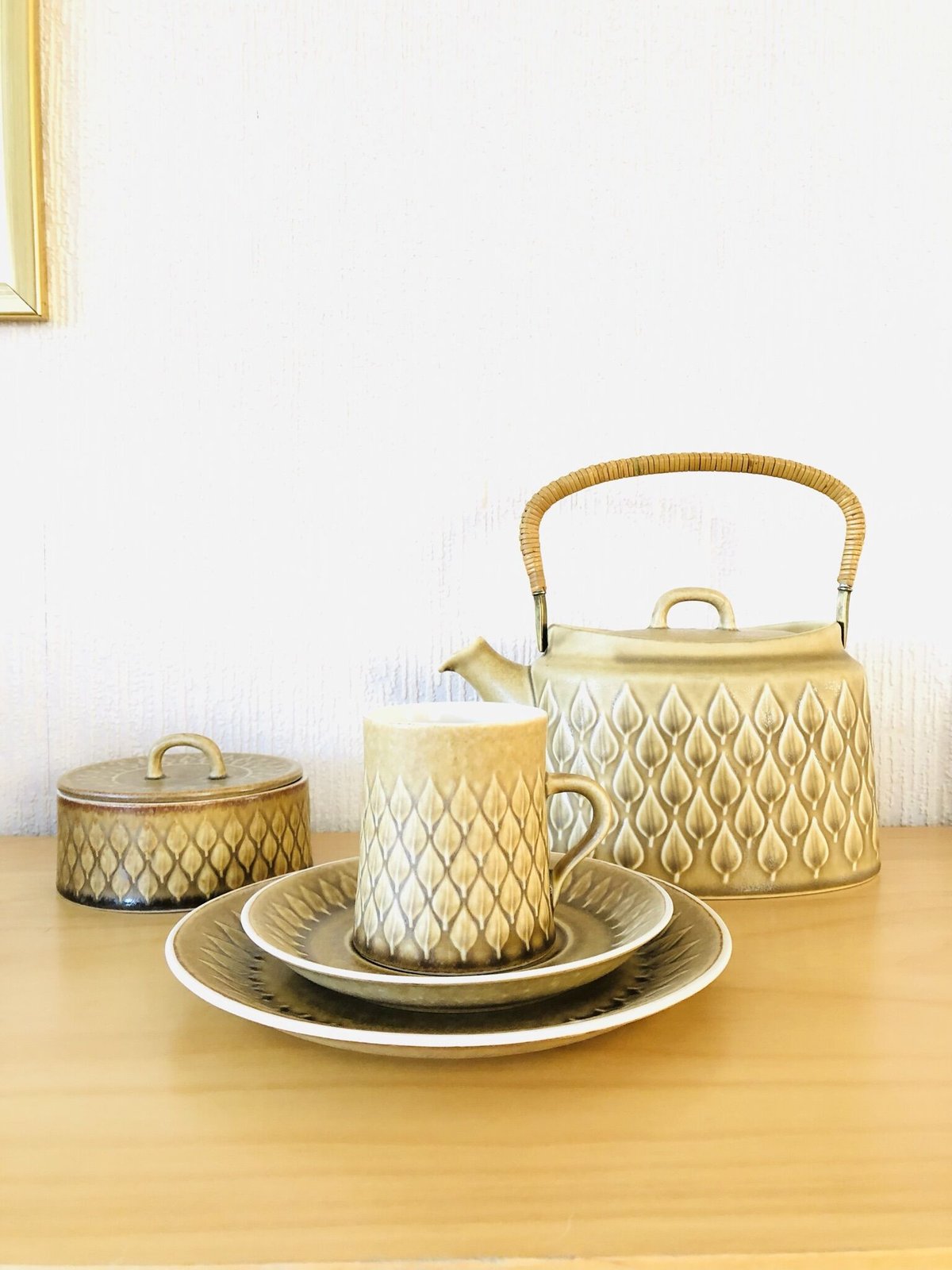 北欧ビンテージ・クイストゴー・レリーフ・ティーポット楕円タイプ 北欧ビンテージ・クイストゴー・レリーフ・ティーポット楕円タイプ