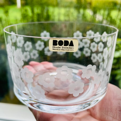 Boda/ボーダ/ハンドメイドガラス/お花がいっぱい彫られたガラスのボウル