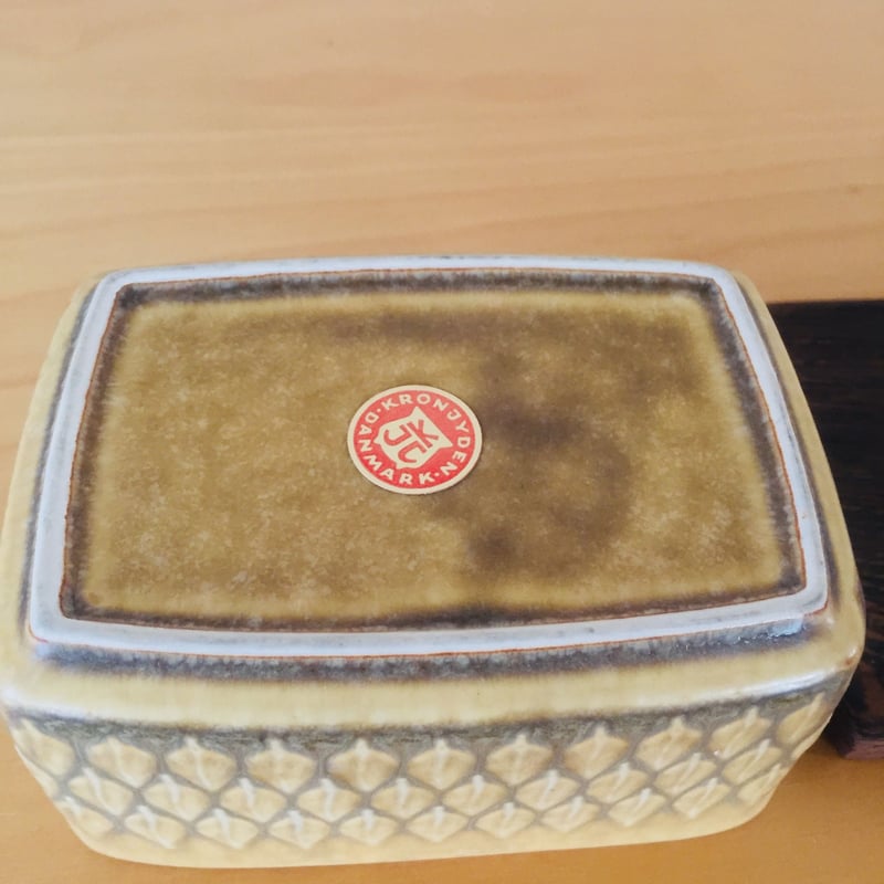 クイストゴー　レリーフ　バターケース　蓋付き 北欧ビンテージクイストゴーレリーフ木蓋付きバターケース