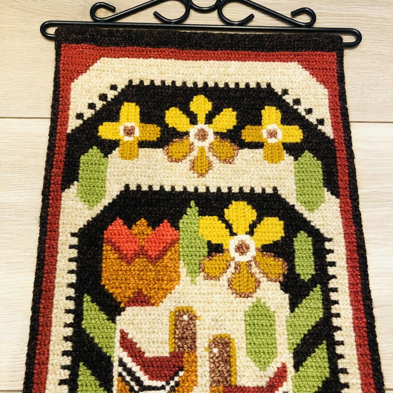 北欧伝統手工芸品/トヴィスト刺繍/タペストリー/鳥さんとお花柄 北欧伝統手工芸品/トヴィスト刺繍/タペストリー/鳥さんとお花柄