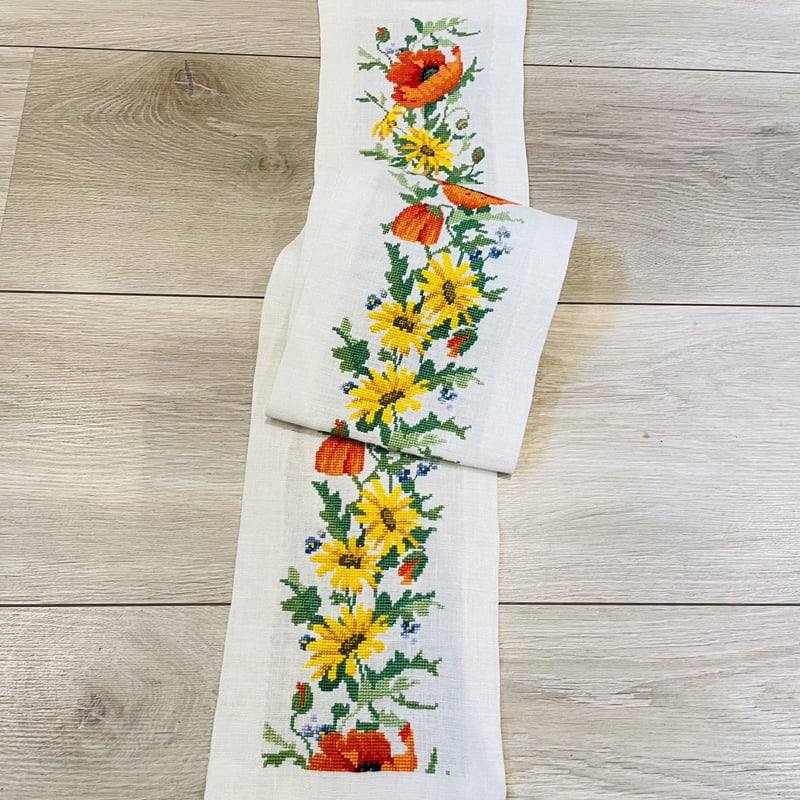 北欧ヴィンテージ/刺繍のセンタークロス/117cn x 15cm 北欧ヴィンテージ/刺繍のセンタークロス/117cn x 15cm