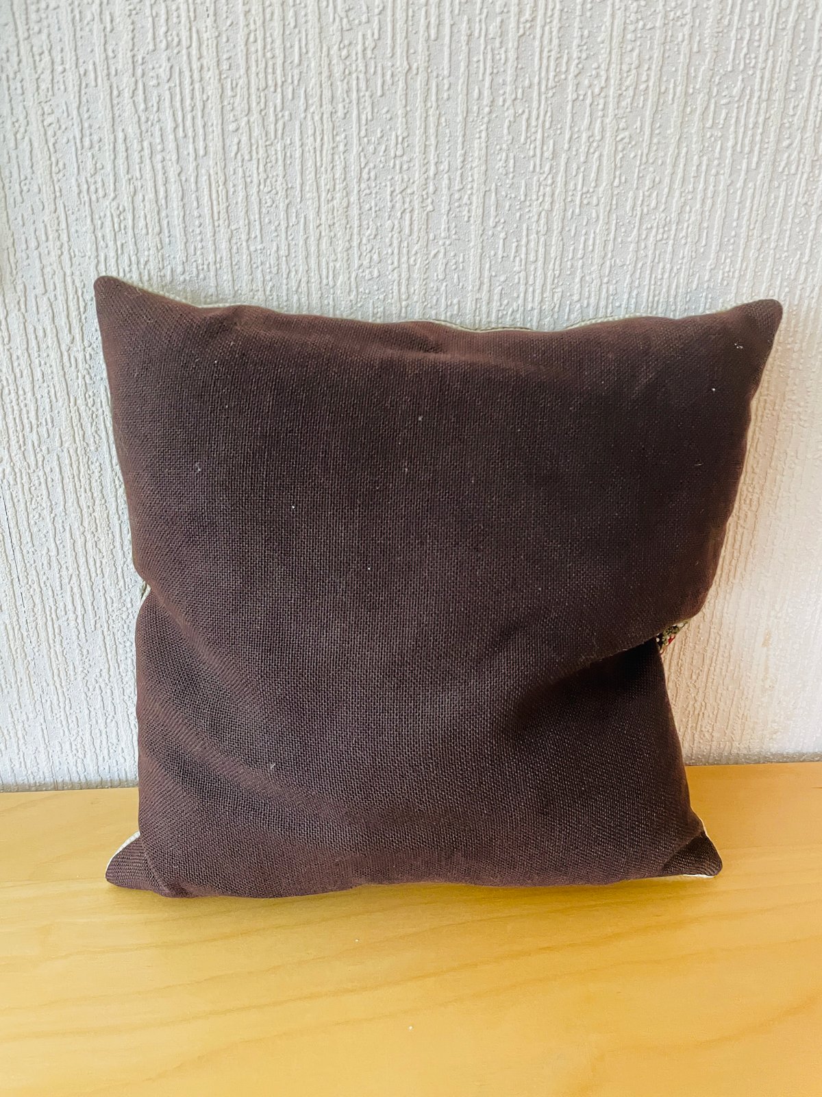 北欧ヴィンテージ/トヴィスト刺繍/ハンドメイドクッション/34cm 北欧ヴィンテージ/トヴィスト刺繍/ハンドメイドクッション/34cm