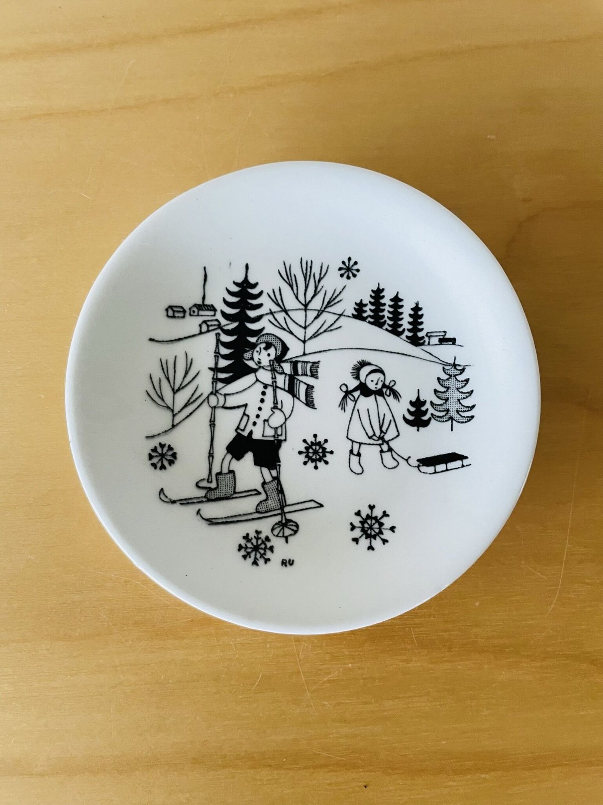 arabia ライヤ・ウオシッキネン地方シリーズLappi（ラッピ）