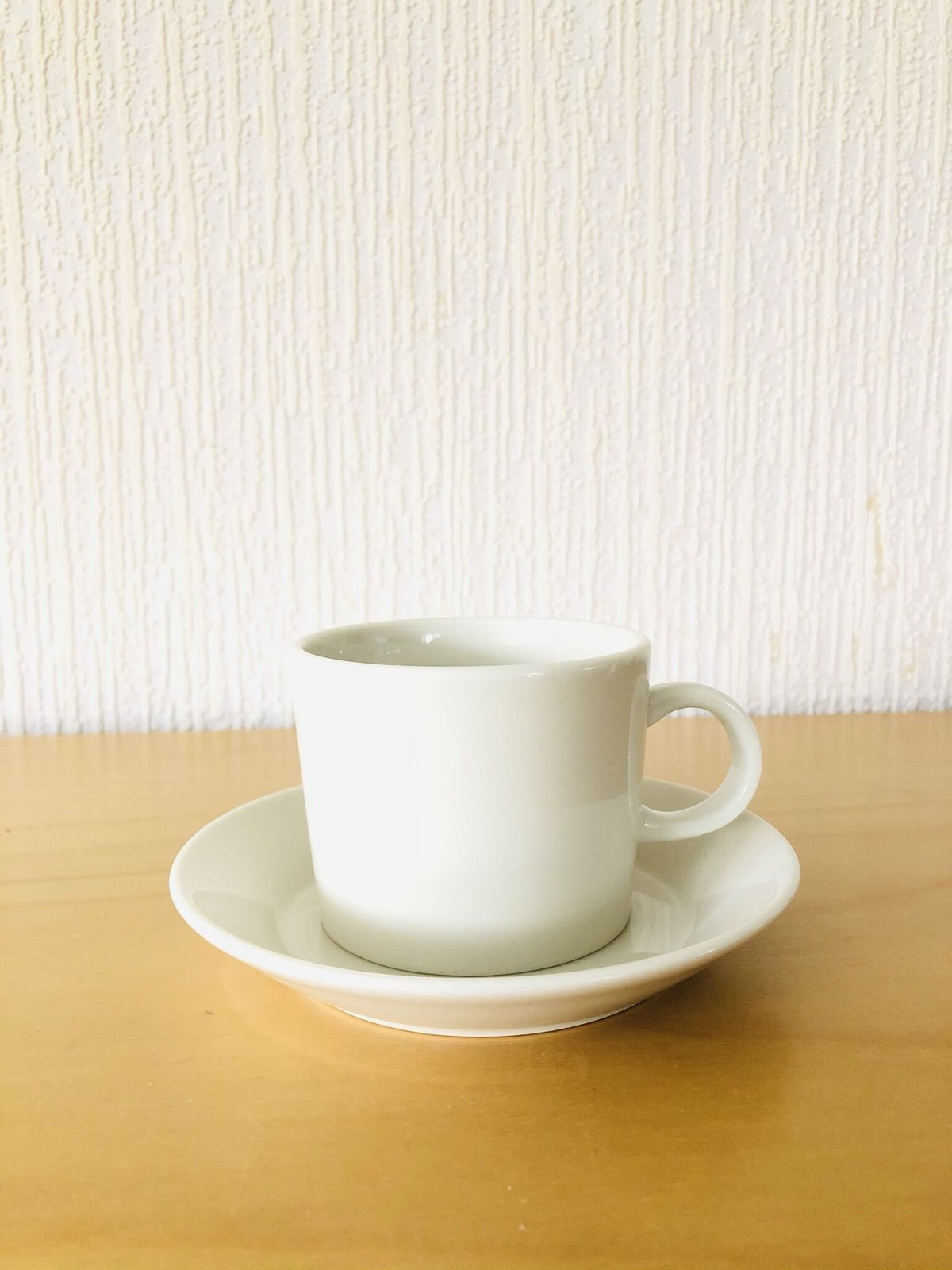 希少 アラビア ティーマ カップ & ソーサー 4客 旧ロゴ 店名入り 希少 アラビア ティーマ カップ & ソーサー 4客 旧ロゴ 店名入り