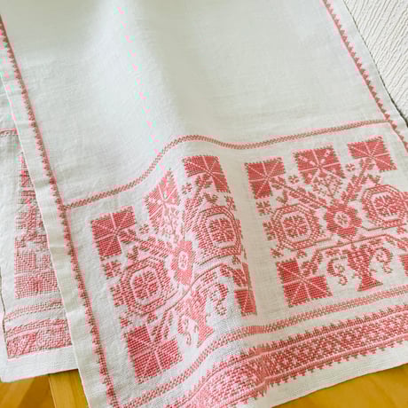 北欧ヴィンテージ/刺繍/テーブルクロス/リネン地/スゥエーデン伝統モチーフ
