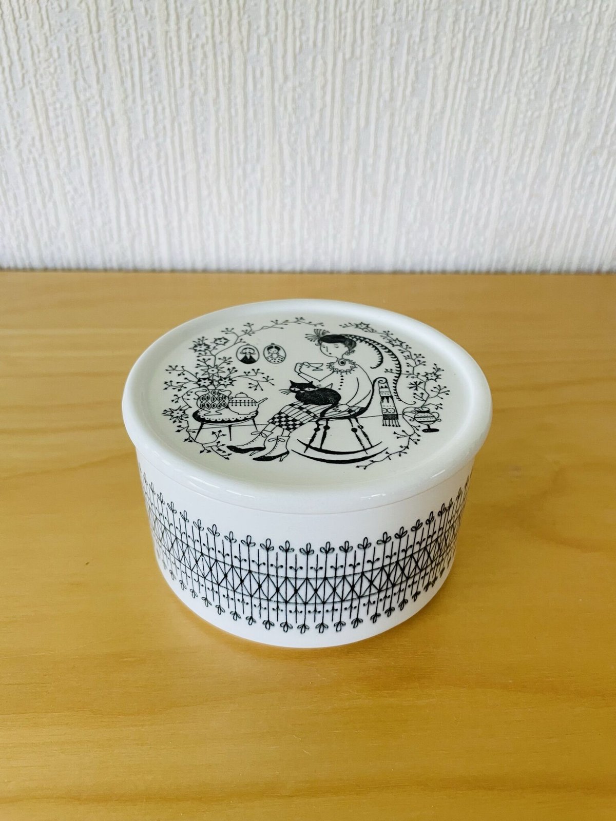 【希少】ARABIA ライヤ・ウオシッキネン キャニスター 希少】ARABIA ライヤ・ウオシッキネン キャニスター