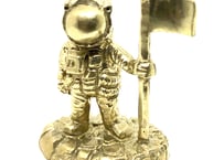 SOLID DESIGN SDr-215 【立体ピンズ】 ハットピンシリーズ Hat Pins【宇宙飛行士】