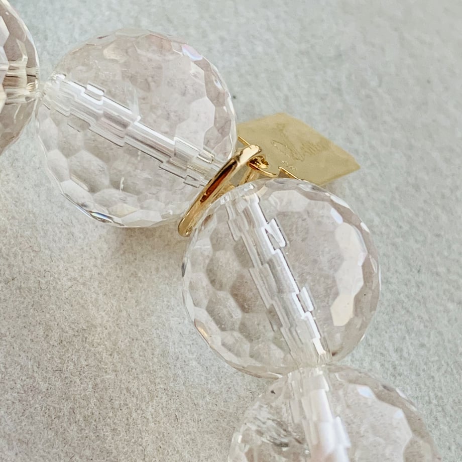 5debbe415b18a5642a8eac8c