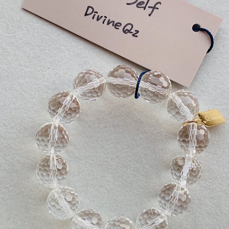 5debbe415b18a5642a8eac8c